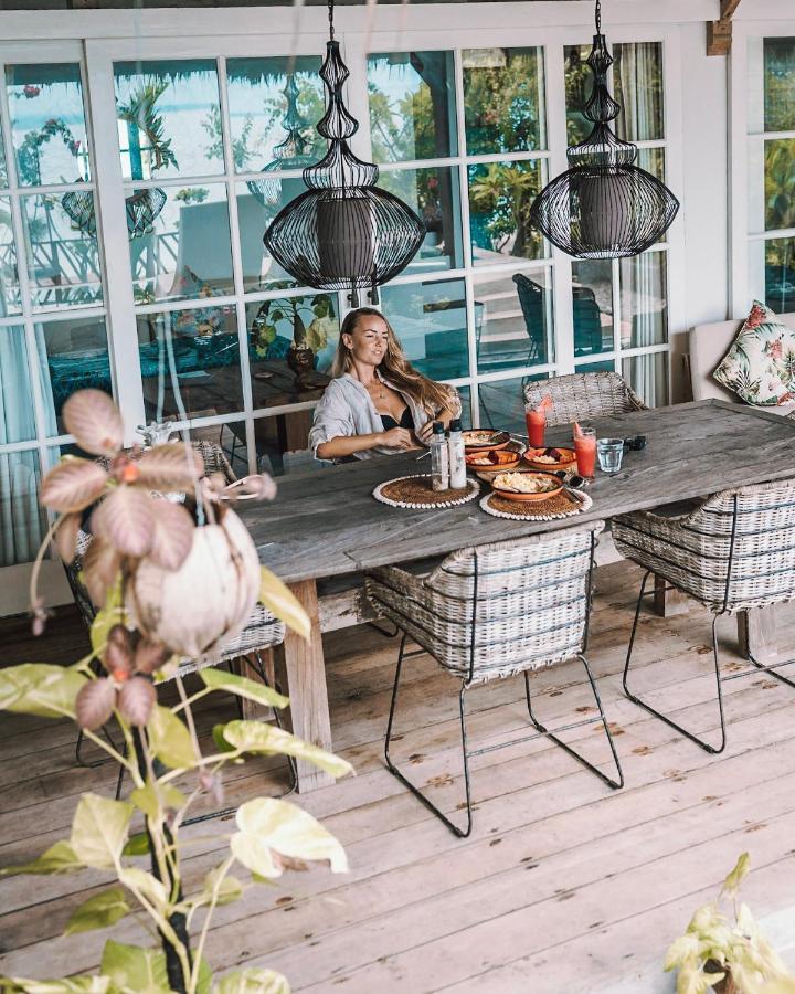 Serenity Luxurious Beachfront Villa & Spa With Private Infinity Pool, 8 Guests Gili Air Eksteriør bilde