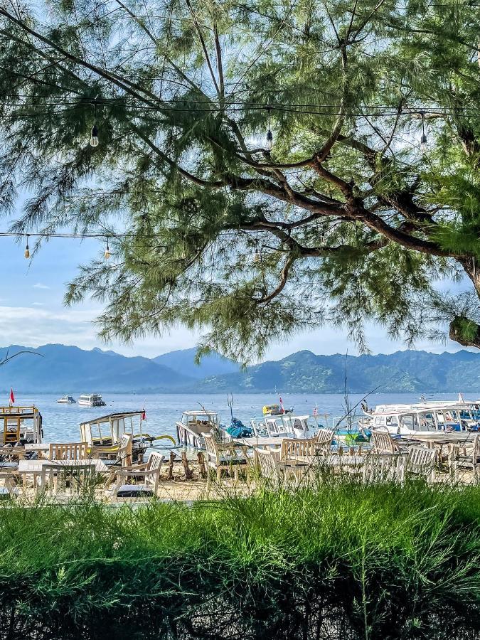 Serenity Luxurious Beachfront Villa & Spa With Private Infinity Pool, 8 Guests Gili Air Eksteriør bilde