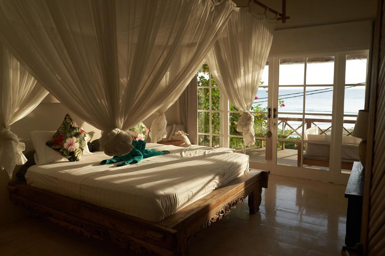 Serenity Luxurious Beachfront Villa & Spa With Private Infinity Pool, 8 Guests Gili Air Eksteriør bilde