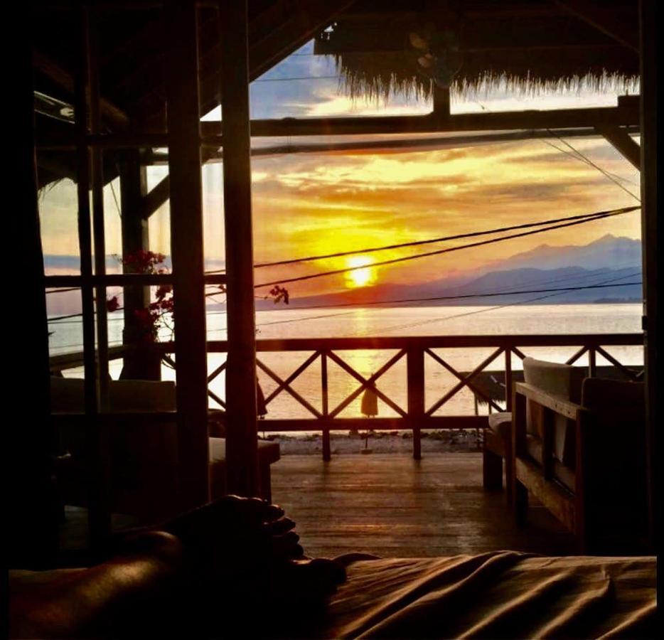 Serenity Luxurious Beachfront Villa & Spa With Private Infinity Pool, 8 Guests Gili Air Eksteriør bilde