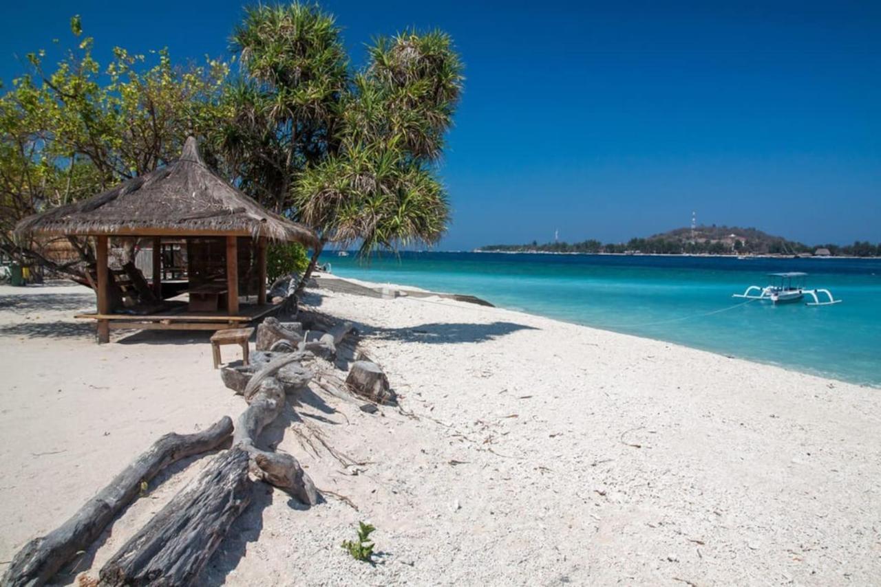 Serenity Luxurious Beachfront Villa & Spa With Private Infinity Pool, 8 Guests Gili Air Eksteriør bilde